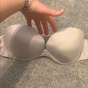 Victoria’s Secret 32DD Bra strapless